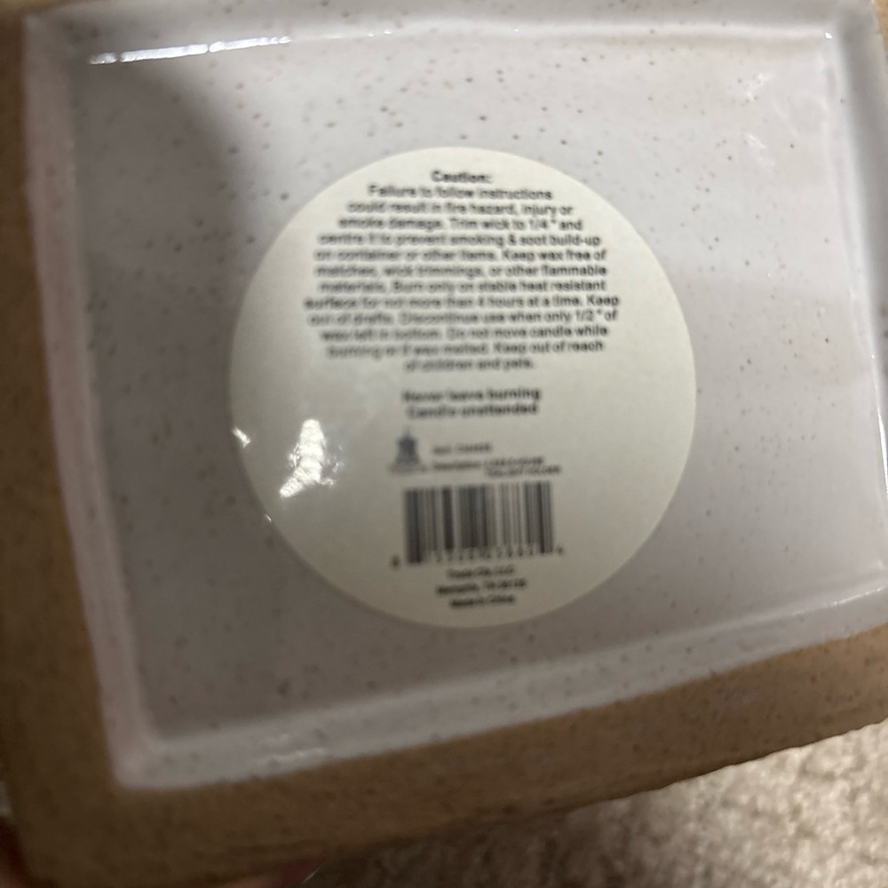 Trade Cie 8.5” Ceramic House T-light Holder Ceramic - Picture 4 of 5